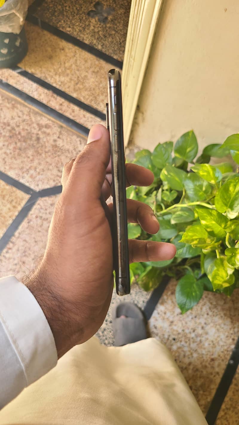 Apple iPhone X 1