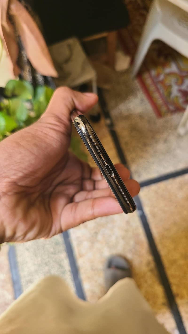 Apple iPhone X 2