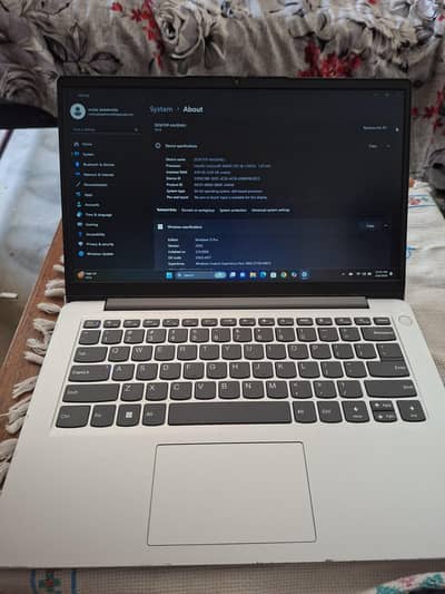 Lenovo 82V6