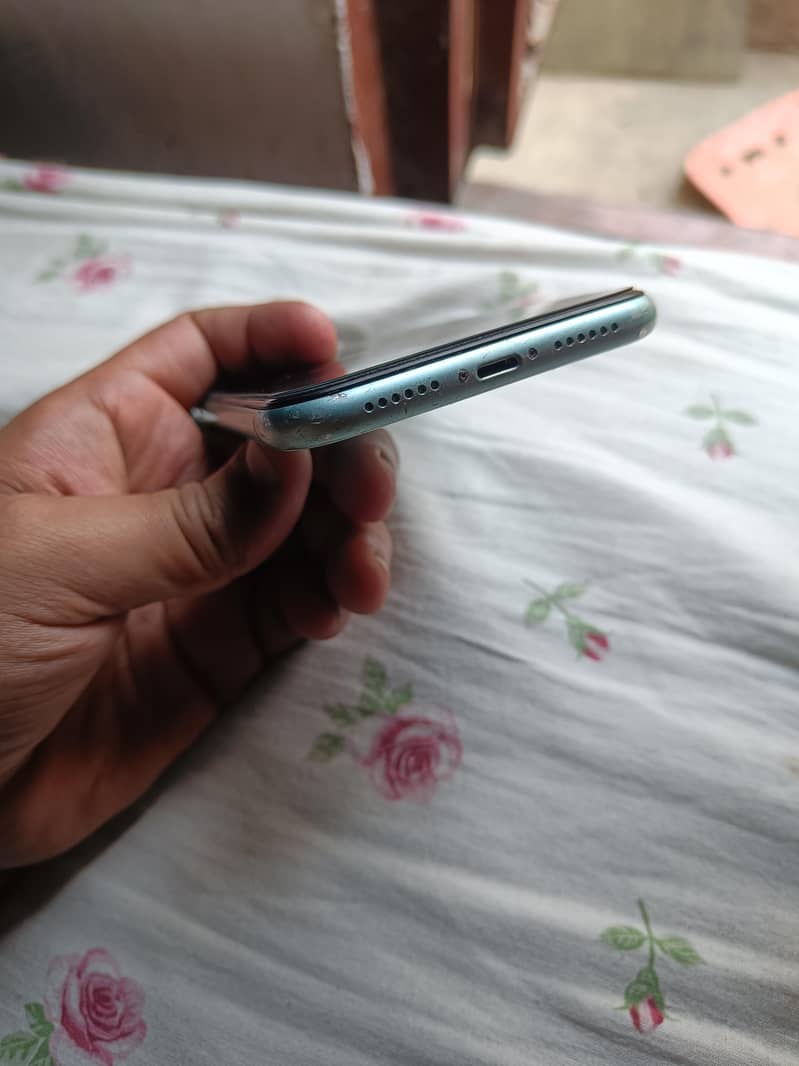 Apple iPhone 11 1