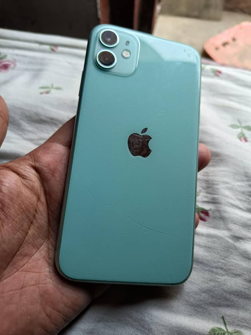 Apple iPhone 11 4