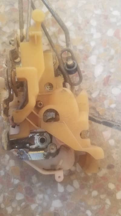 Honda civic CF 2001-2006 front left door lock. O3244833221