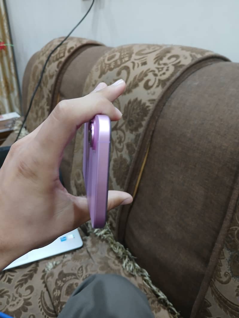 Apple iPhone 16 Plus 2