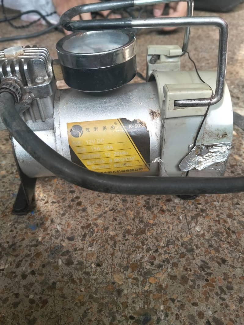 Tyre pressure compressor  2