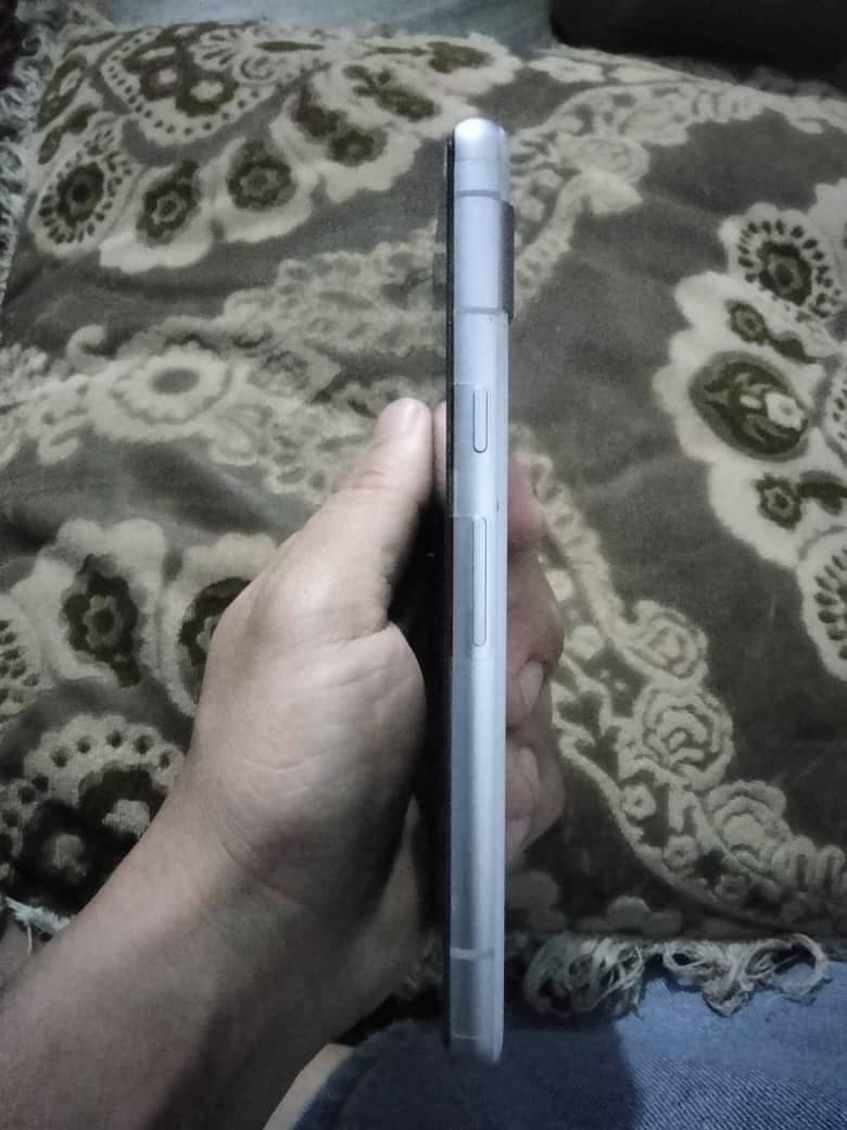 Google Pixel 7a 1