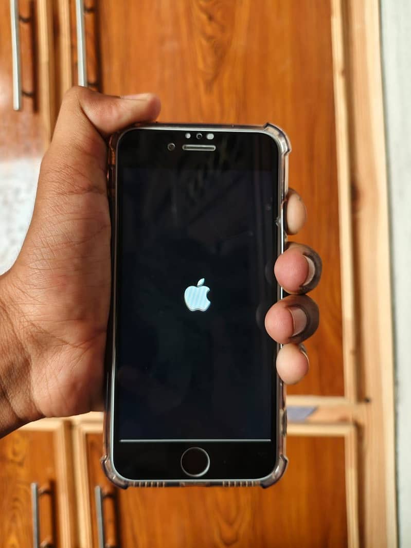 Apple iPhone SE 4