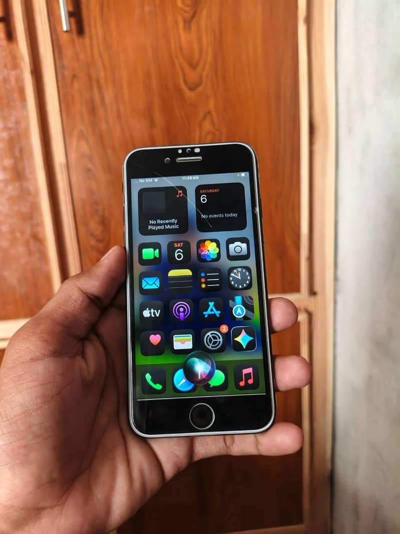 Apple iPhone SE 8