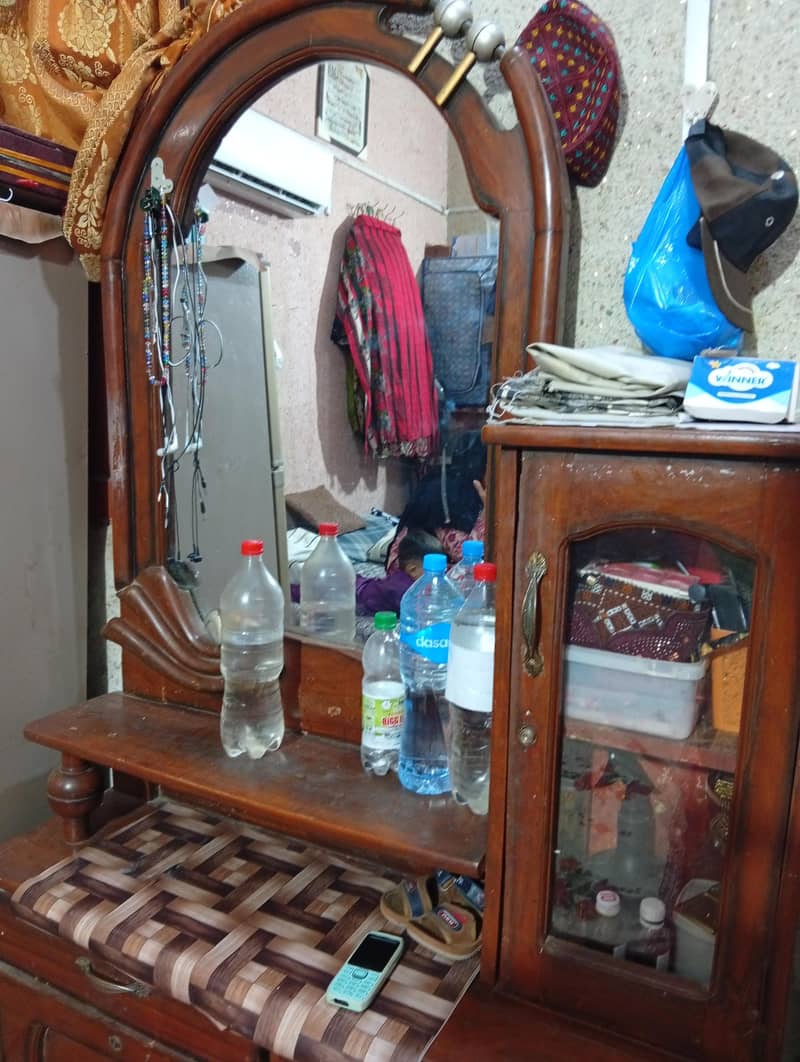Bed with dressing table 6