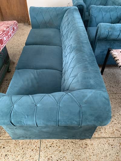 5 seater sofa set it’s very reasonable price condition 10/9