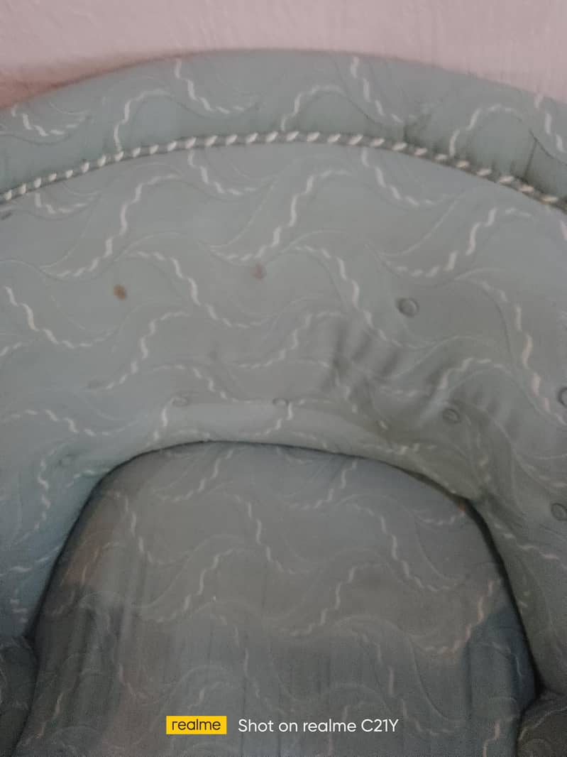 Single seater sofa 2