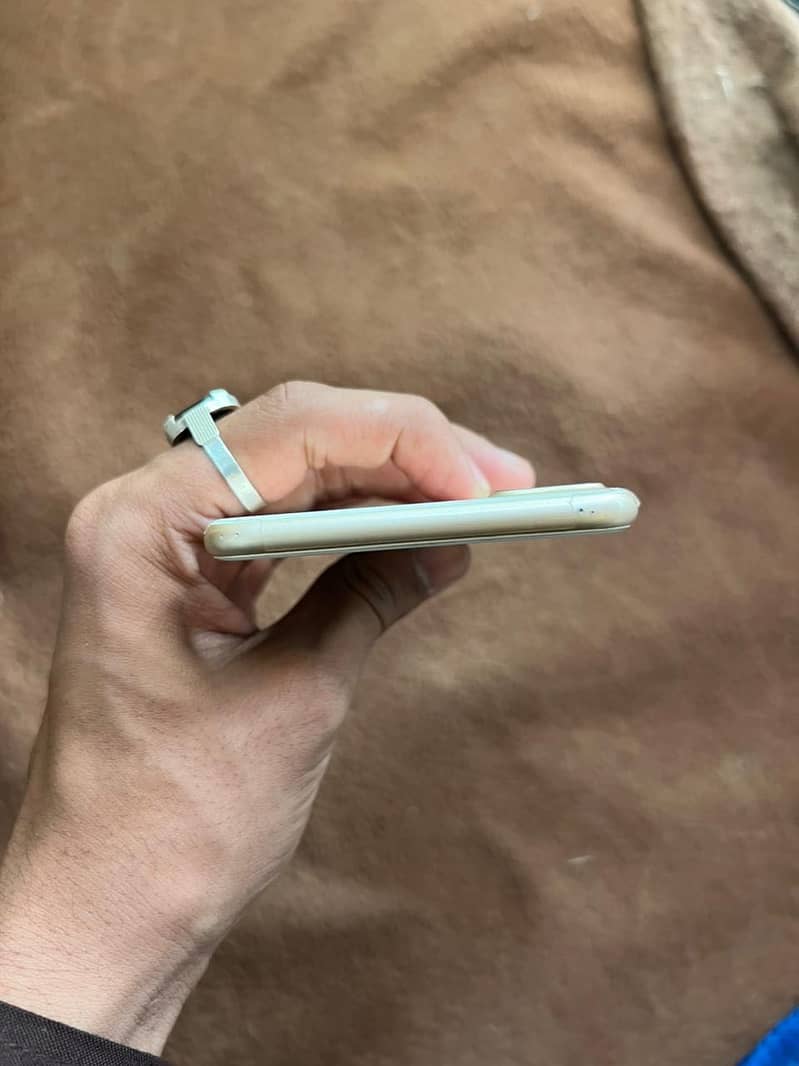 Apple iPhone 7 Plus 0