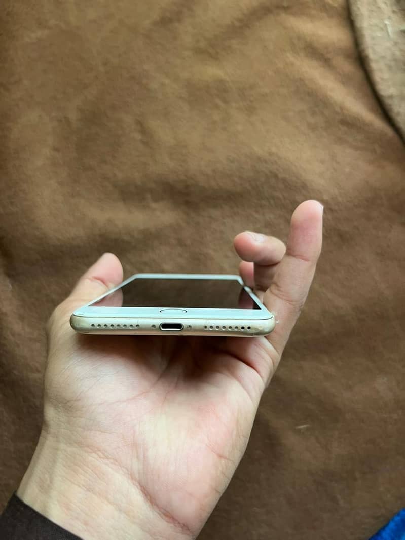 Apple iPhone 7 Plus 1