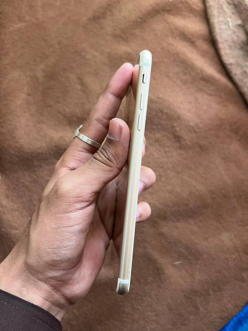 Apple iPhone 7 Plus 2