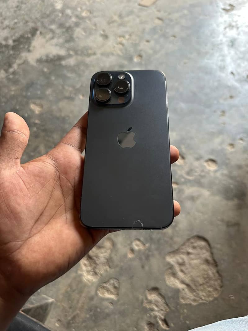 IPhone 15 Pro Max 1