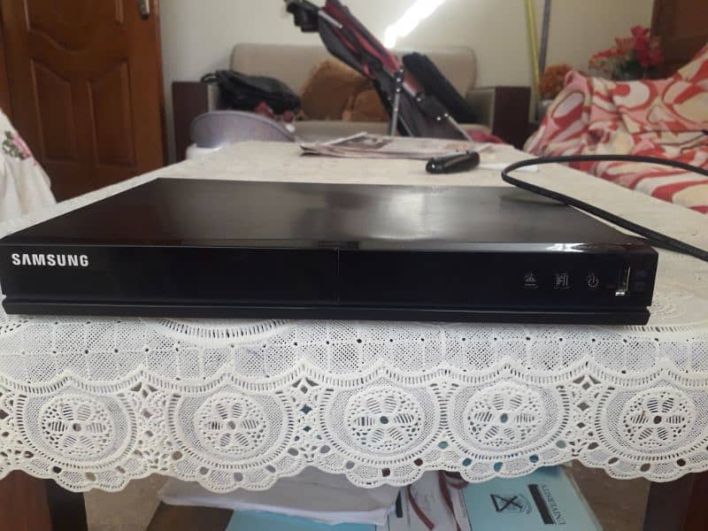 Samsung CD/DVD player model E 360 0