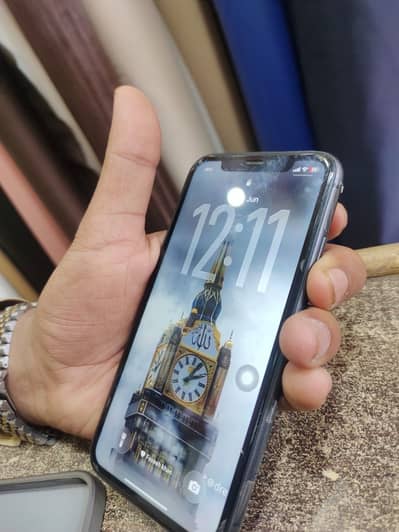 Apple iPhone 11