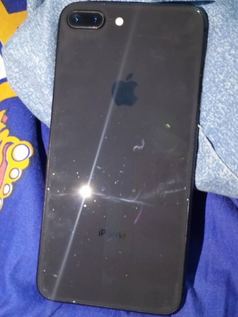 Apple iPhone 8 Plus 1