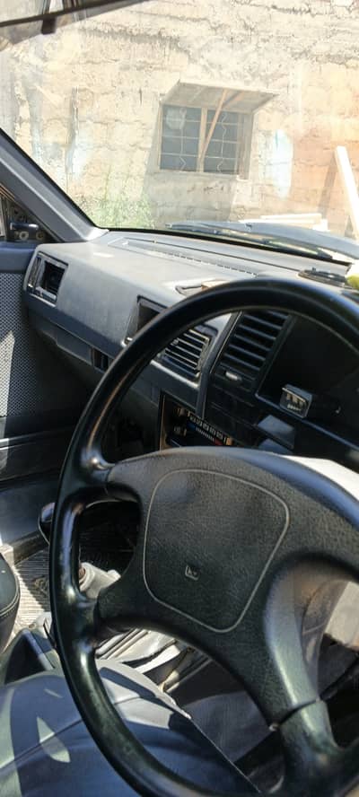 Nissan Sunny 1987