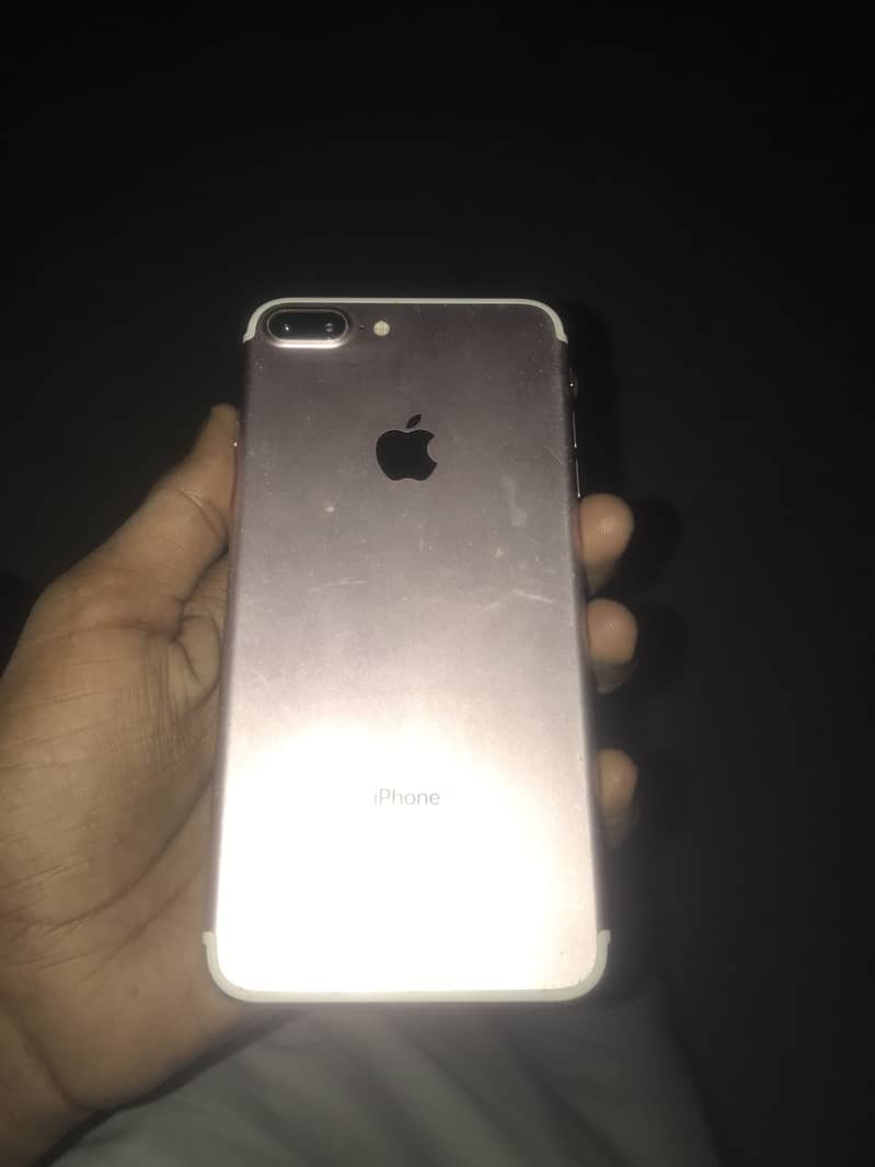 Apple iPhone 7 Plus 6