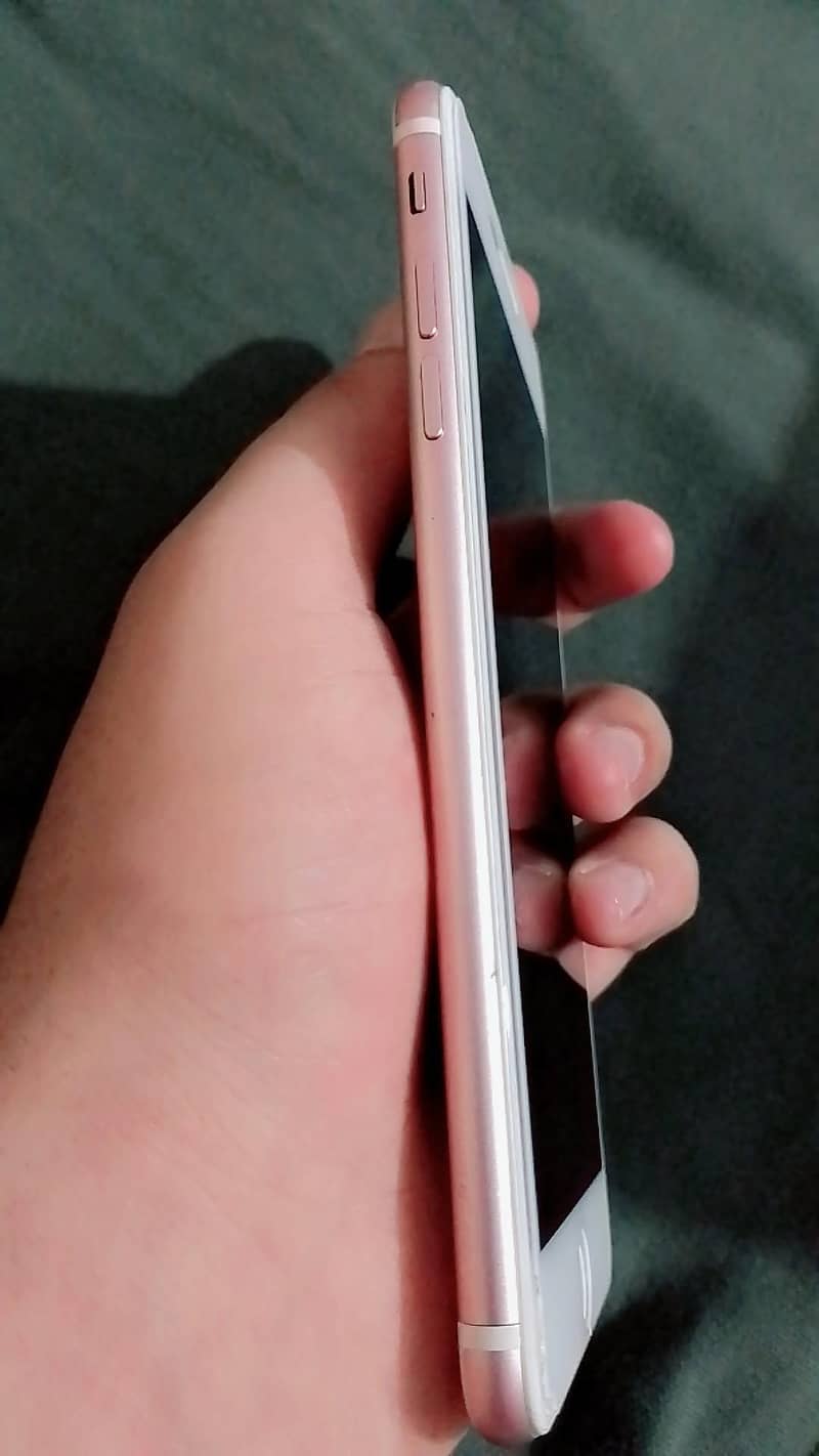 Apple iPhone 7 Plus. 3