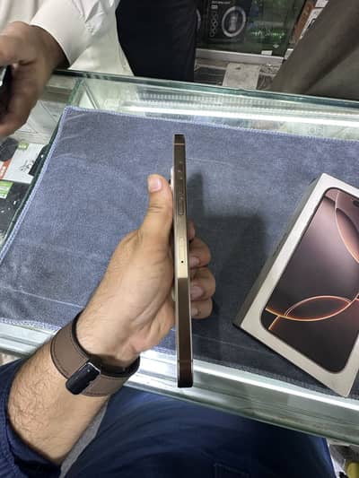 Apple iPhone 16 Pro Max