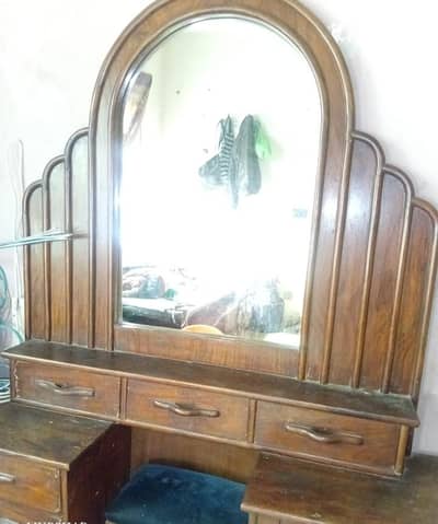 dressing table