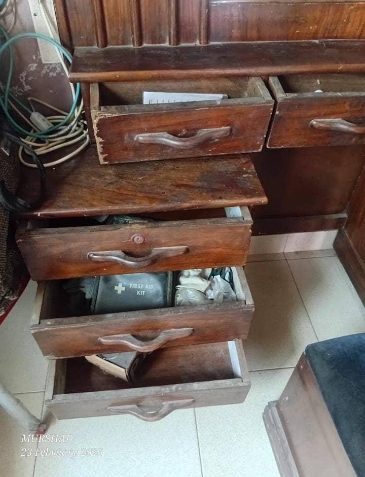 dressing table 2