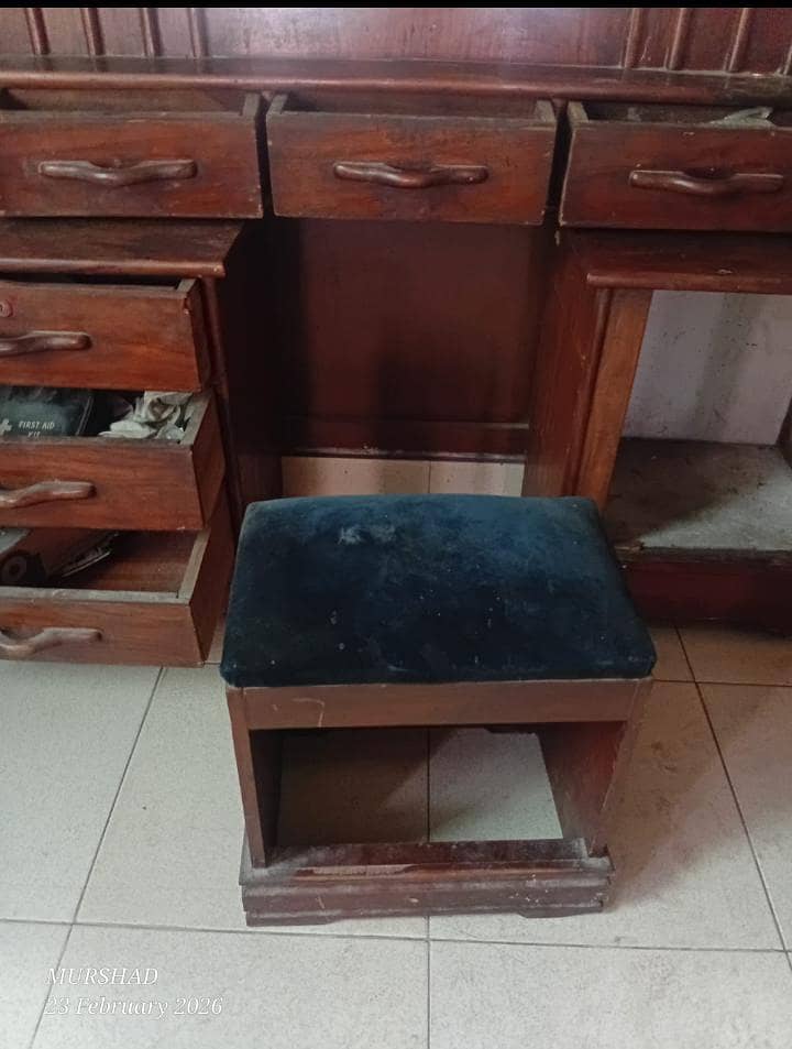 dressing table 4