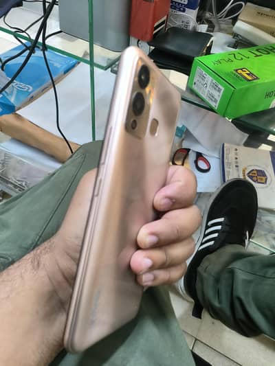 Infinix Hot 12 Play