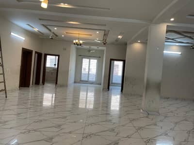 Luxury Constructed 2 Kanal Upper Portion House For Rent Commercial Use.
