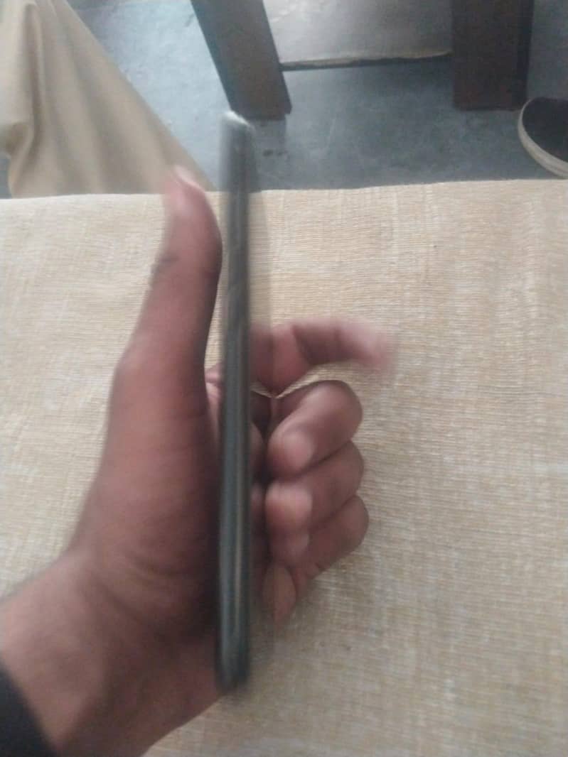 OPPO A76 1