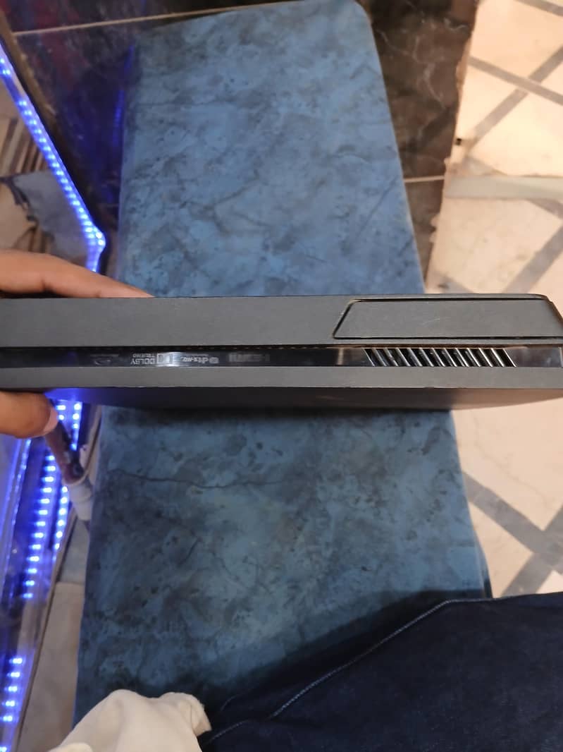 PS4 SLIM + 4 GAMES 2