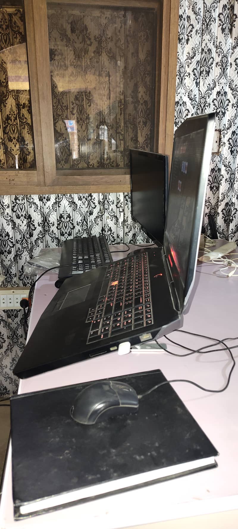 Alienware-R17 2