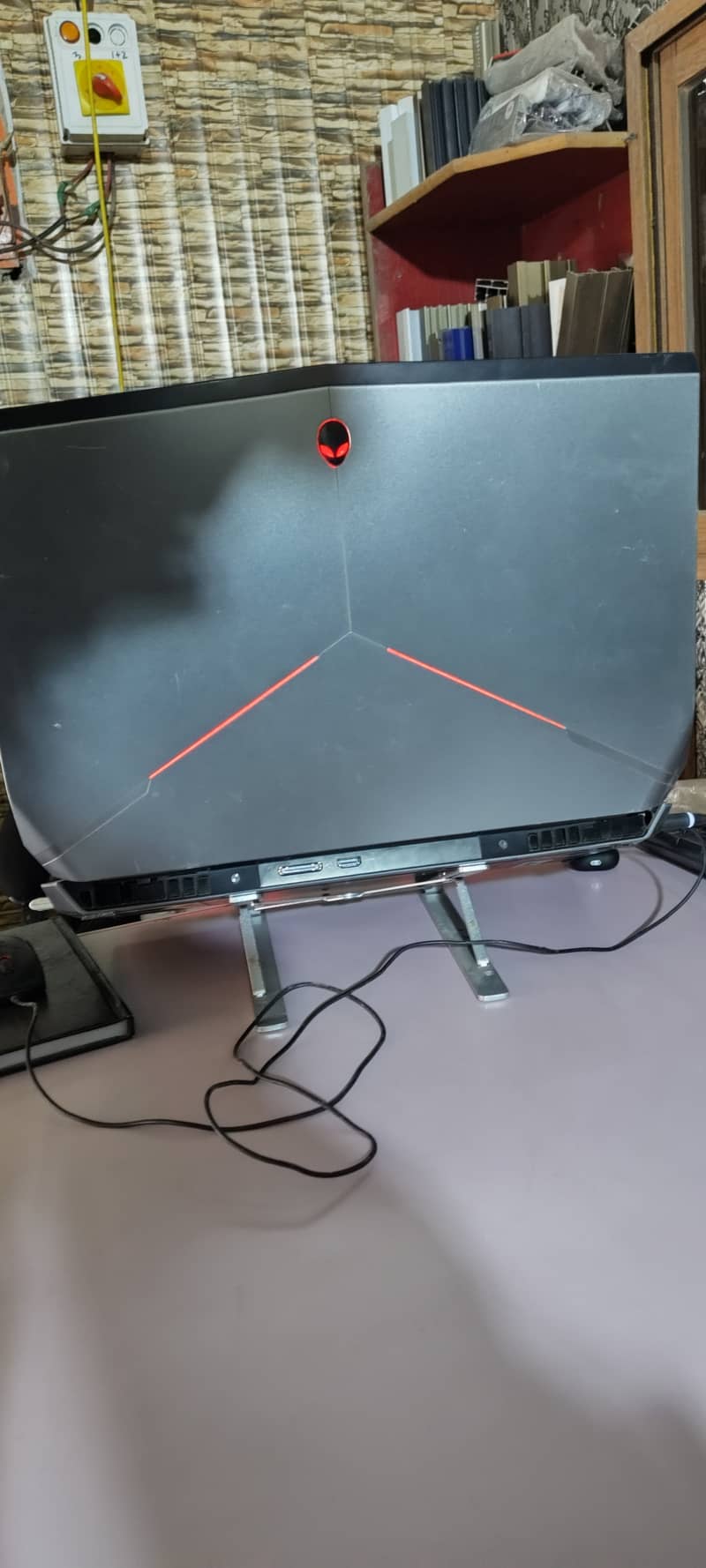 Alienware-R17 7