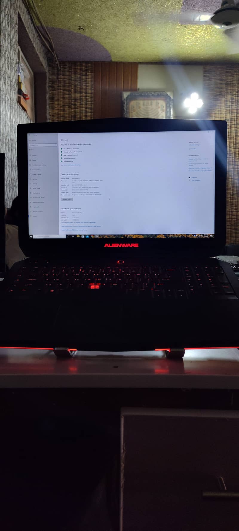 Alienware-R17 9