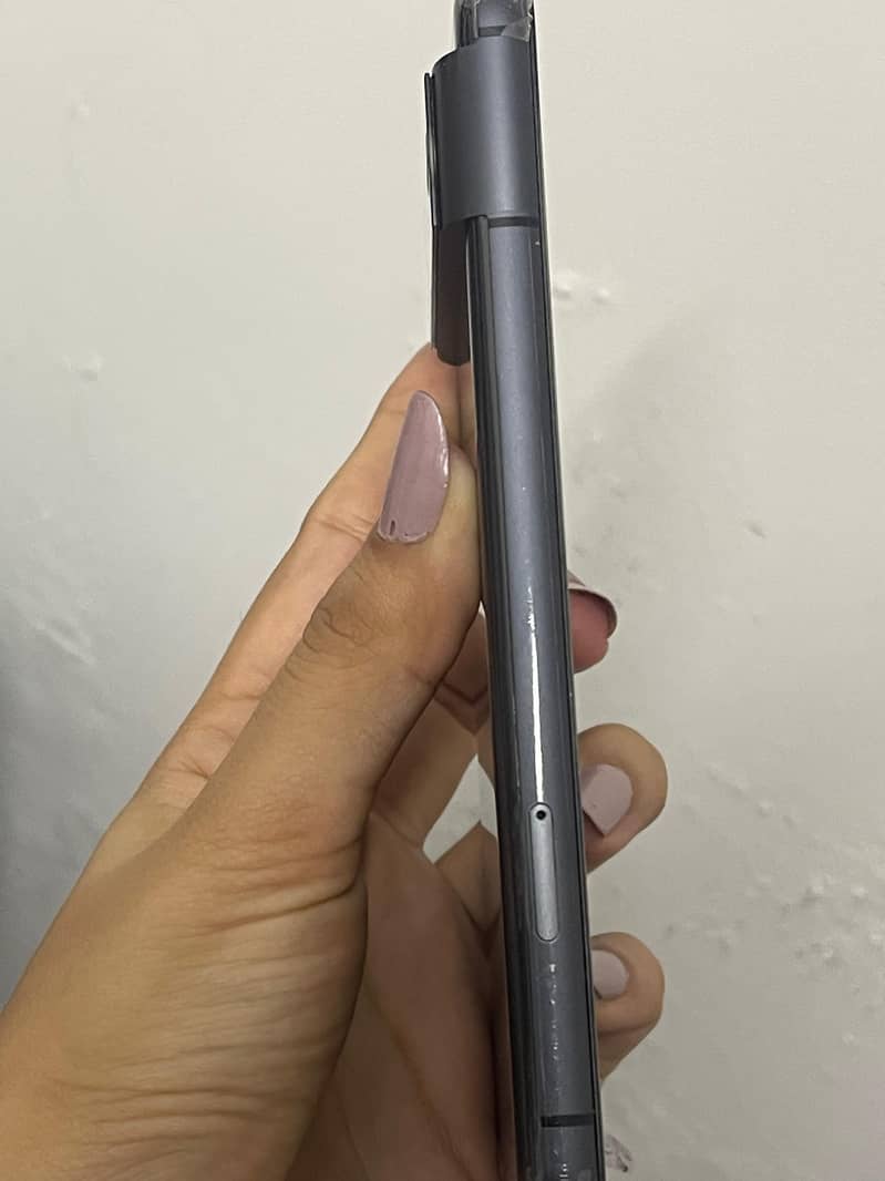 Google Pixel 8 4