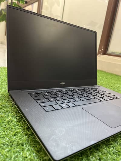 Dell 5530 15’ inc display i7 | 8th 32/512 (4GB Card)