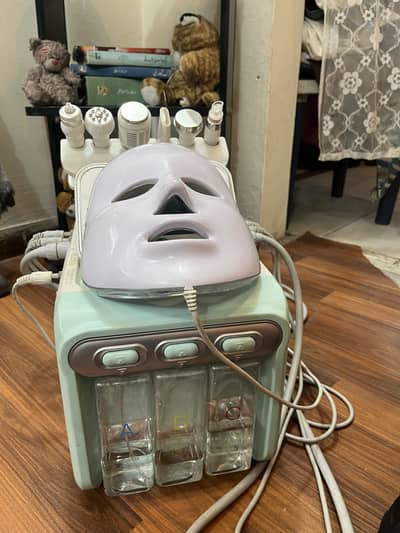 7 in 1 Hydra Facial Machine – Excellent Condition
