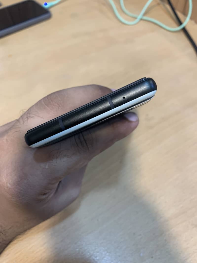 Google Pixel 6a 5