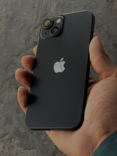 Apple iPhone 13