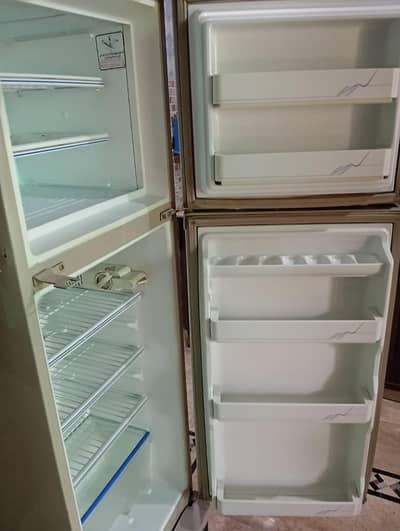 Dawlance fridge 8 cubic for sale
