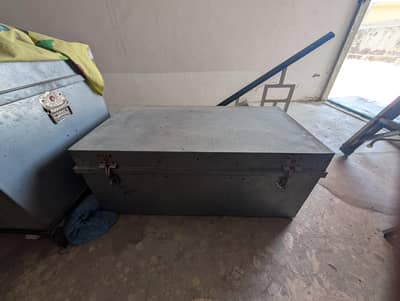 steel peti (trunk)