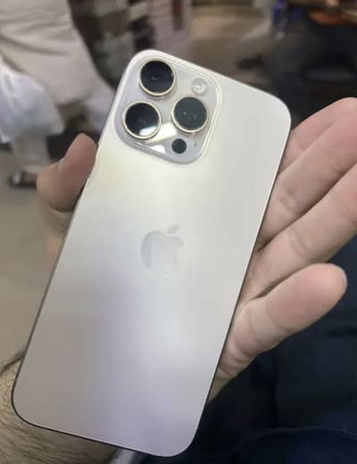 Apple iPhone 16 Pro Max