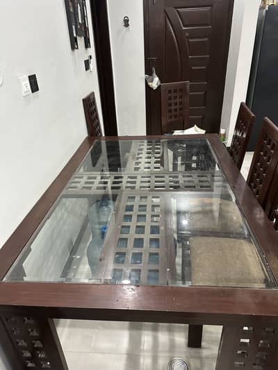Habitt 6 seater dining table