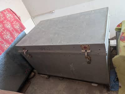 steel peti (trunk)
