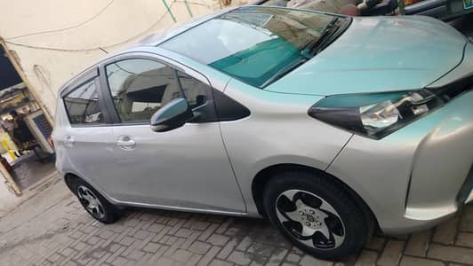 Toyota Vitz 2015