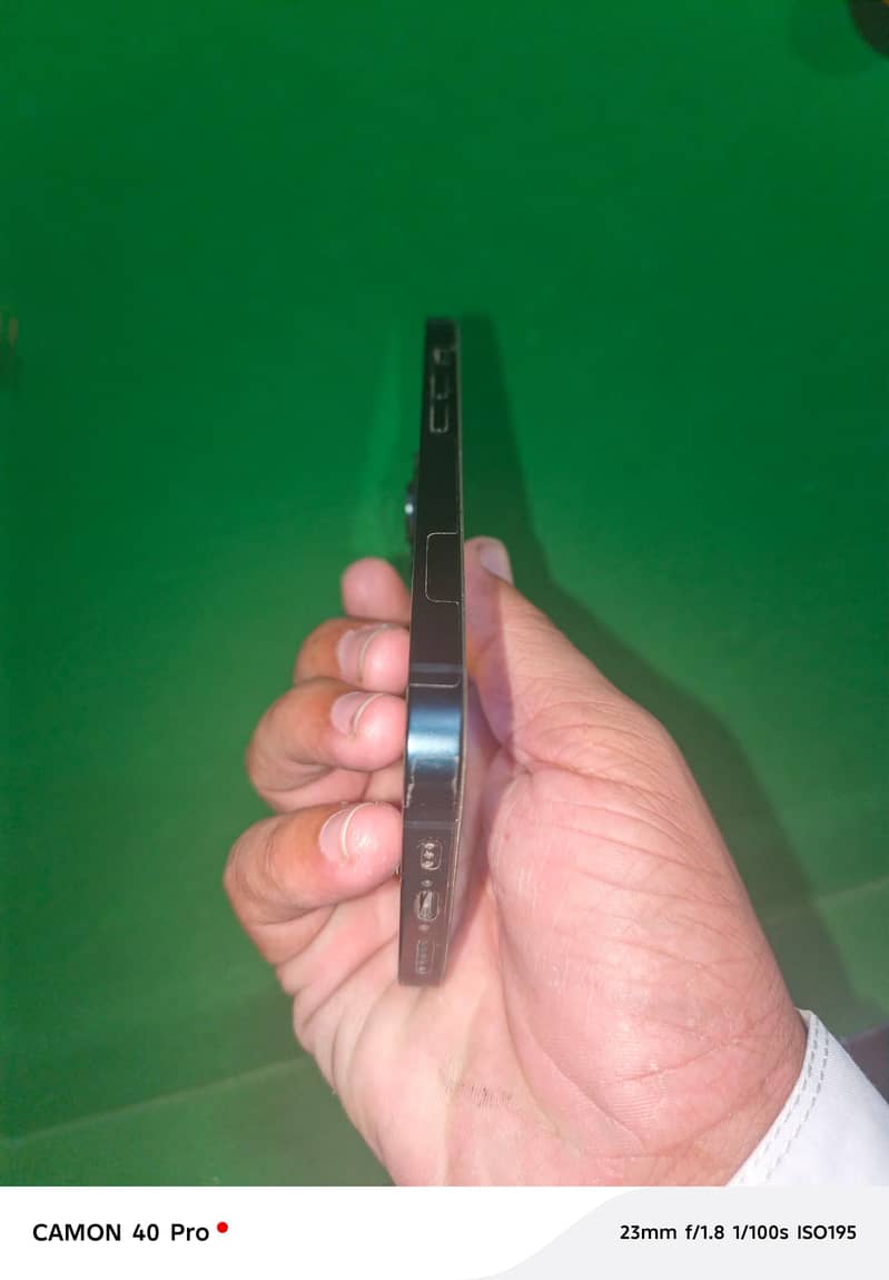 Apple iPhone 14 3