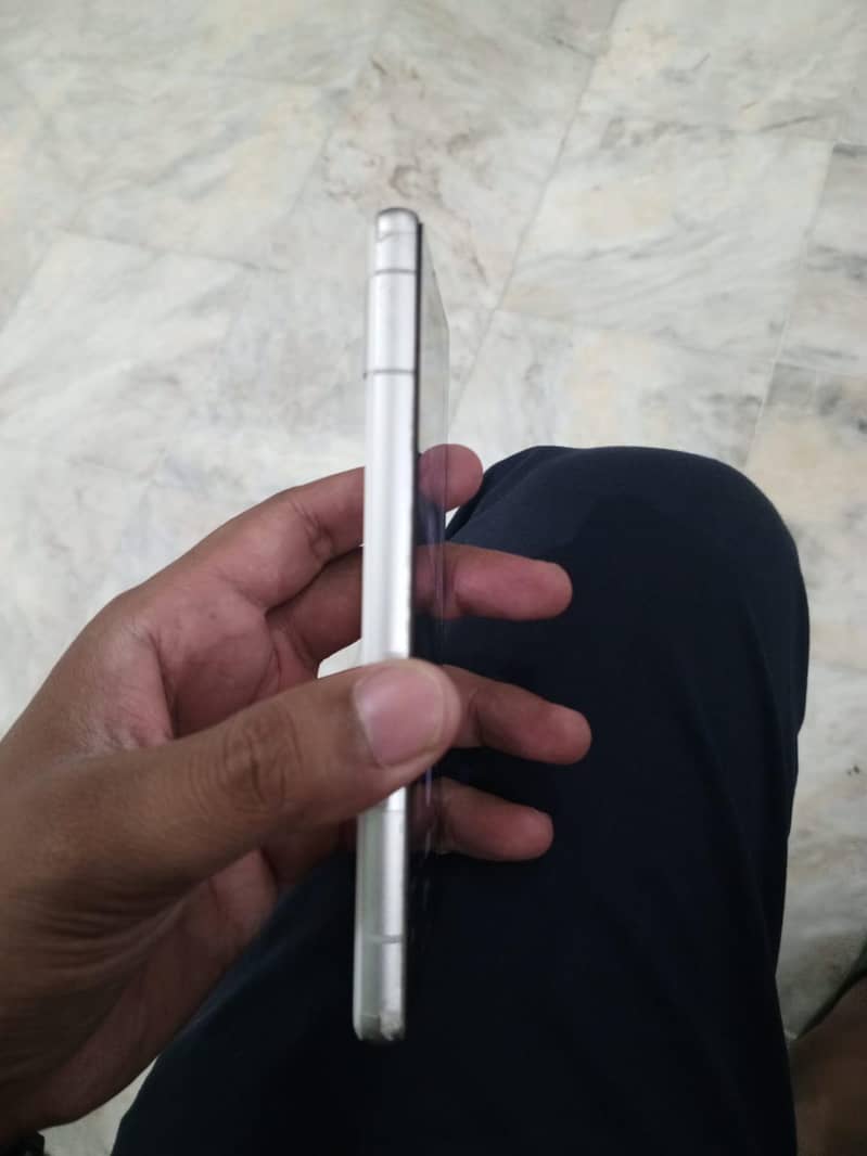 Google Pixel 7a 1