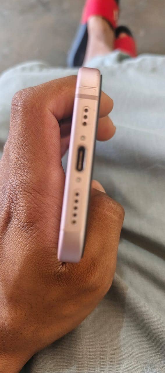Apple iPhone 15 2