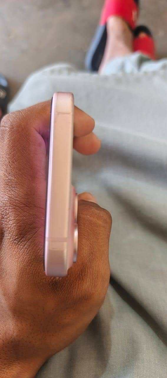 Apple iPhone 15 3